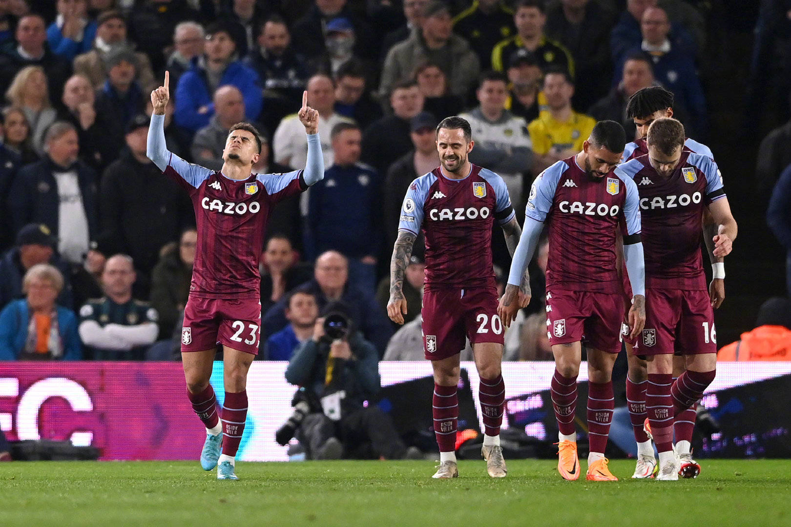 的对抗中更 的对抗中更