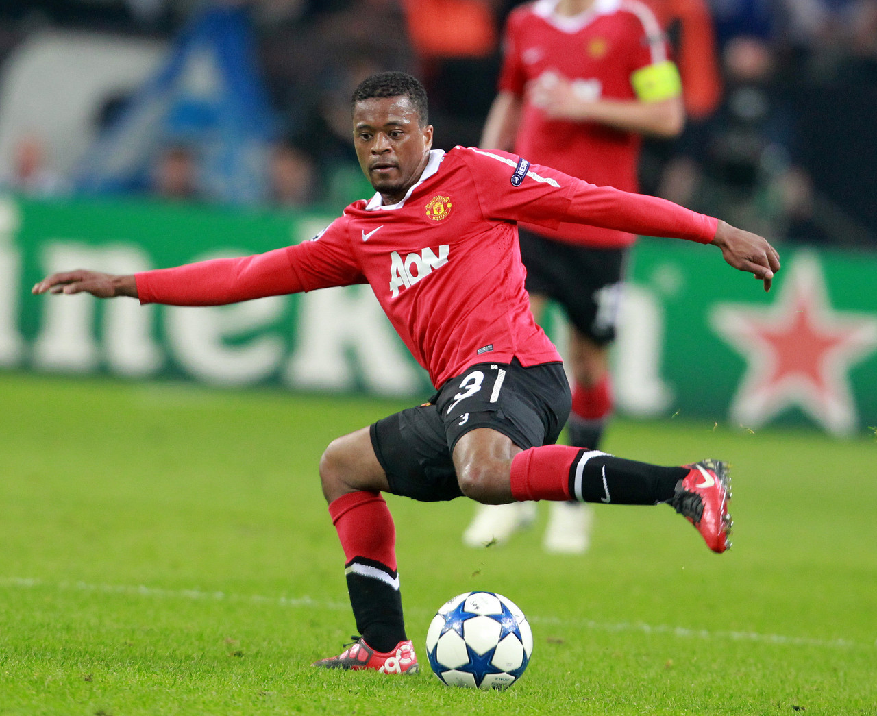 在高度竞争 在高度竞争